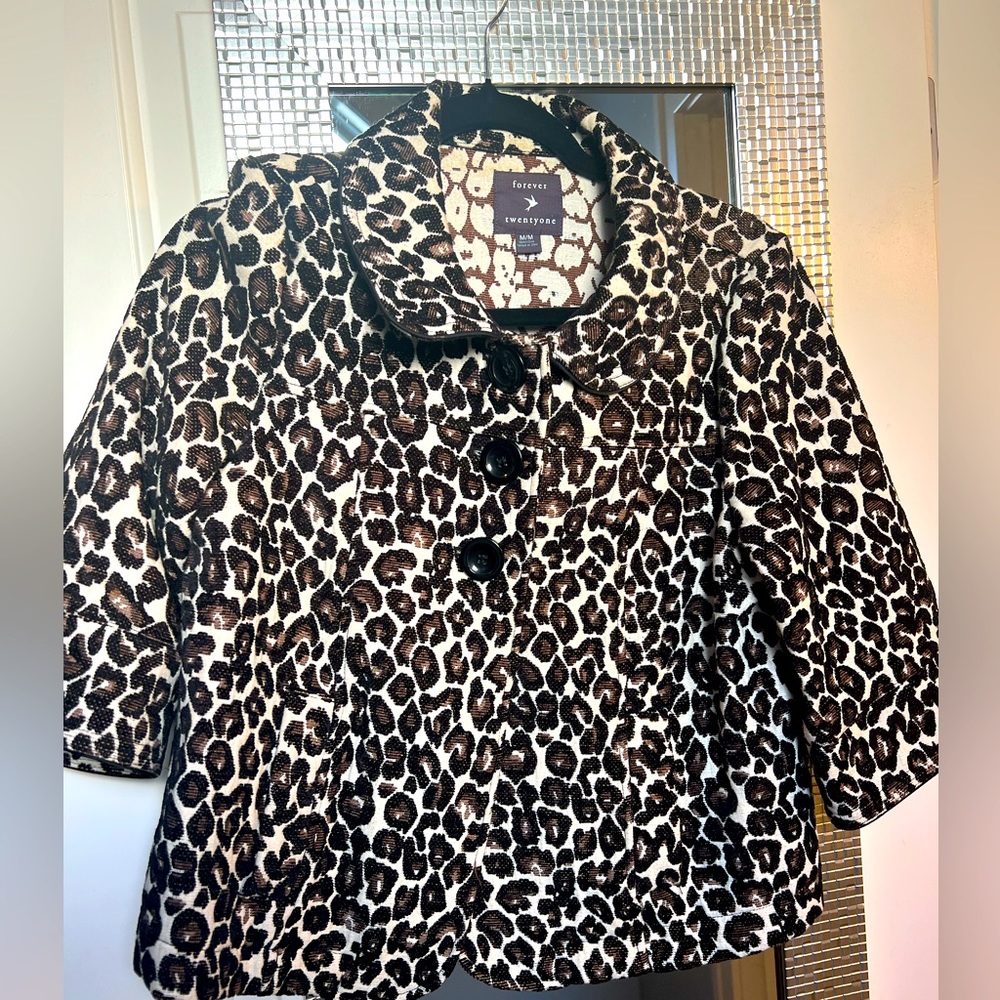 Forever 21 cropped leopard blazer size medium